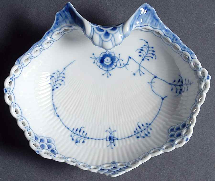 Blue Fluted Full Lace (No Trim) Shell Pickle Dish by Royal Copenhagen-1