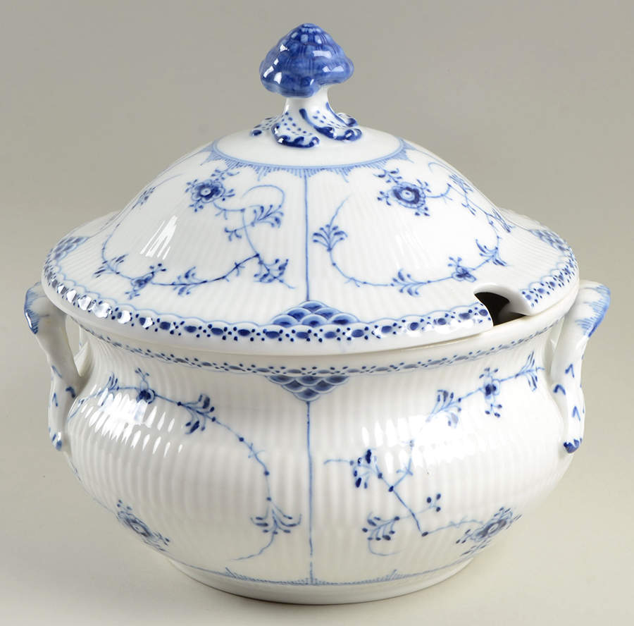Blue Fluted Half Lace Border (No Trim) Tureen & Lid by Royal Copenhagen-1
