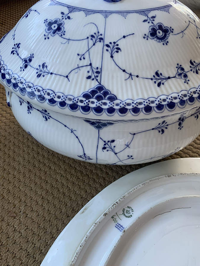 Blue Fluted Half Lace Border (No Trim) Lid for Oval Tureen by Royal Copenhagen-1