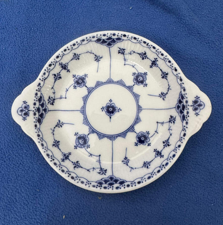 Blue Fluted Half Lace Border (No Trim) 7" Shirred Egg Dish by Royal Copenhagen-1