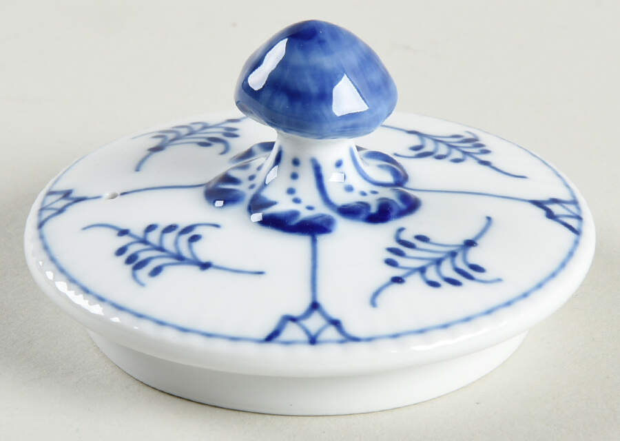 Blue Fluted Half Lace Border (No Trim) Lid for Small Teapot by Royal Copenhagen-1
