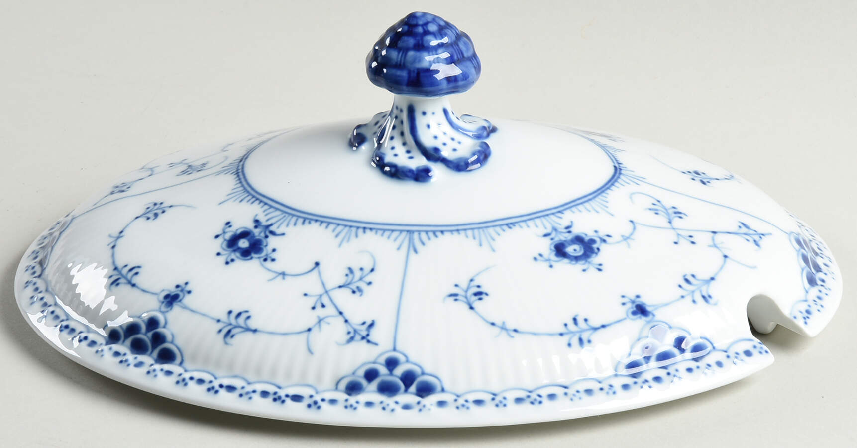 Blue Fluted Half Lace Border (No Trim) Lid for Tureen by Royal Copenhagen-1