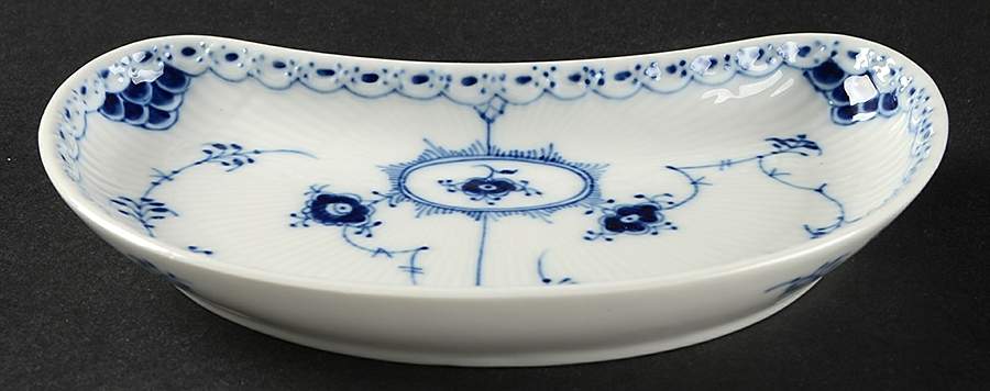 Blue Fluted Half Lace Border (No Trim) Bone Dish by Royal Copenhagen-1