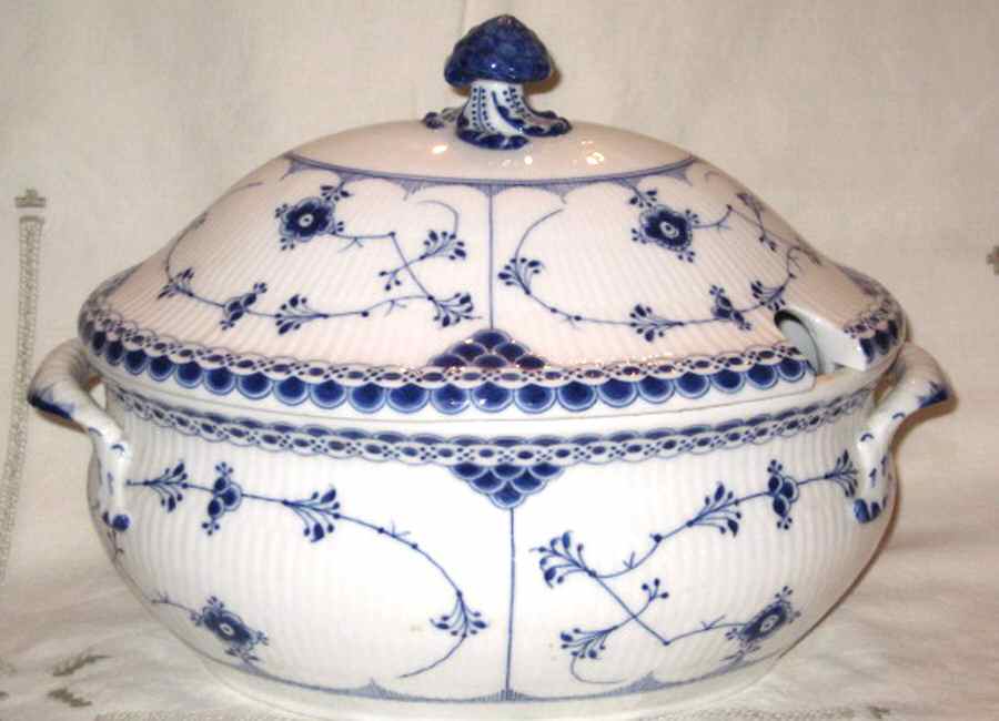 Blue Fluted Half Lace Border (No Trim) Oval Tureen & Lid by Royal Copenhagen-1