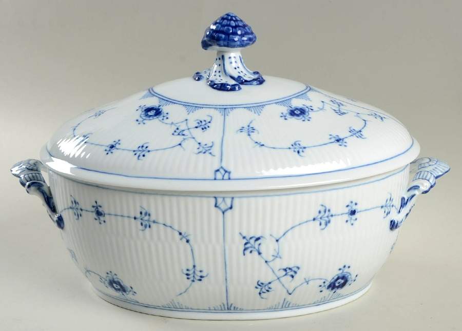 Blue Fluted Plain (No Trim) Tureen & Lid by Royal Copenhagen-1