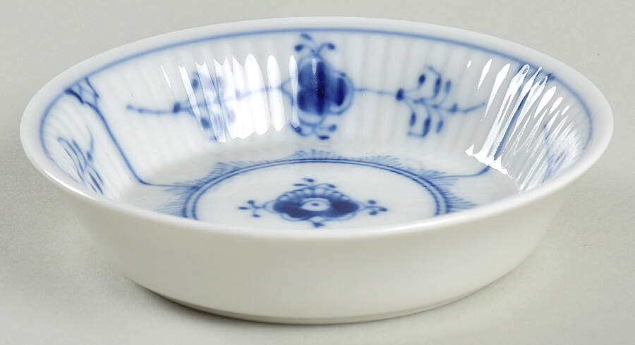 Blue Fluted Plain (No Trim) 7 Piece Lazy Susan Center Section Only by Royal Copenhagen-1