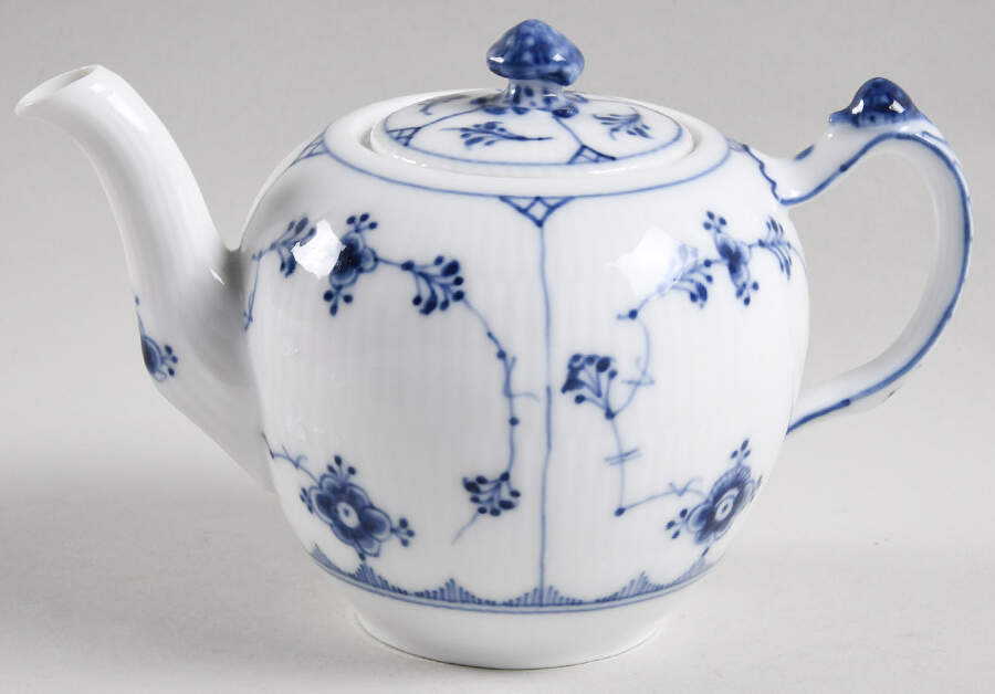 Blue Fluted Plain (No Trim) Mini Teapot & Lid by Royal Copenhagen-1
