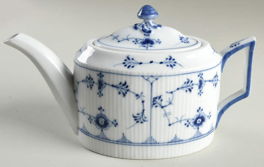 Blue Fluted Plain (No Trim) Mini Teapot & Lid by Royal Copenhagen-1
