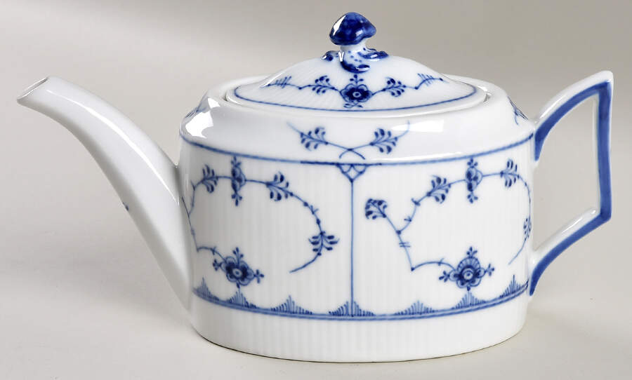 Blue Fluted Plain (No Trim) Mini Teapot & Lid by Royal Copenhagen-1