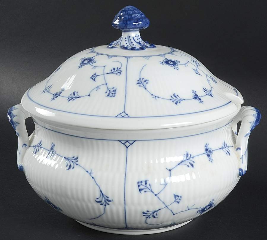 Blue Fluted Plain (No Trim) Tureen & Lid by Royal Copenhagen-1