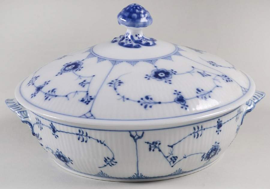 Blue Fluted Plain (No Trim) Lid for Round Vegetable by Royal Copenhagen-1