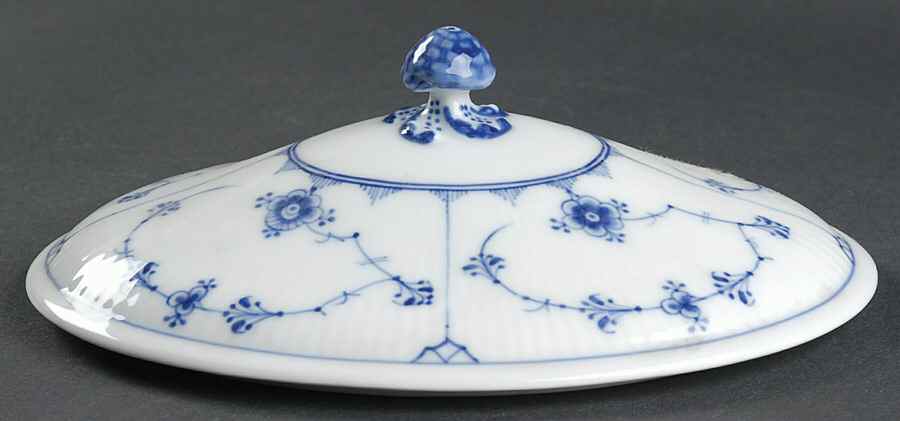 Blue Fluted Plain (No Trim) Lid for Oval Vegetable by Royal Copenhagen-1