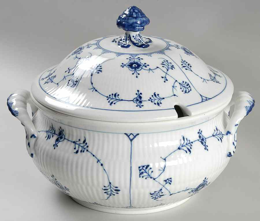 Blue Fluted Plain (No Trim) Tureen & Lid by Royal Copenhagen-1