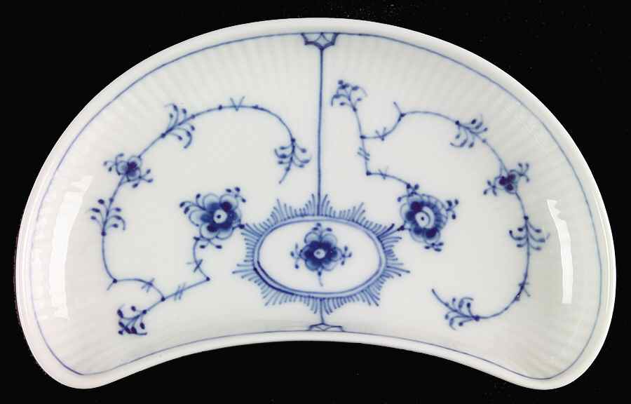 Blue Fluted Plain (No Trim) Bone Dish by Royal Copenhagen-1