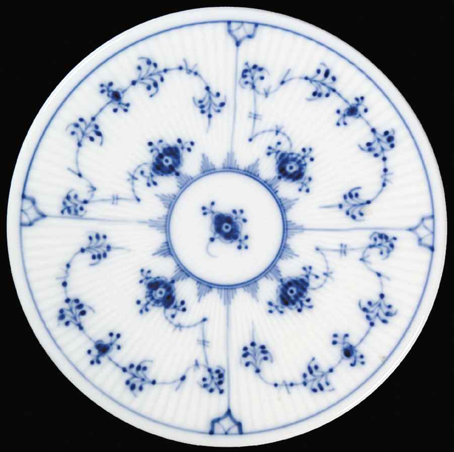 Blue Fluted Plain (No Trim) Tea Tile by Royal Copenhagen-1