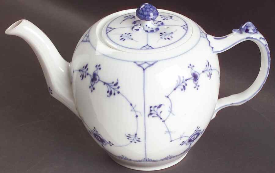 Blue Fluted Plain (No Trim) Teapot & Lid by Royal Copenhagen-1