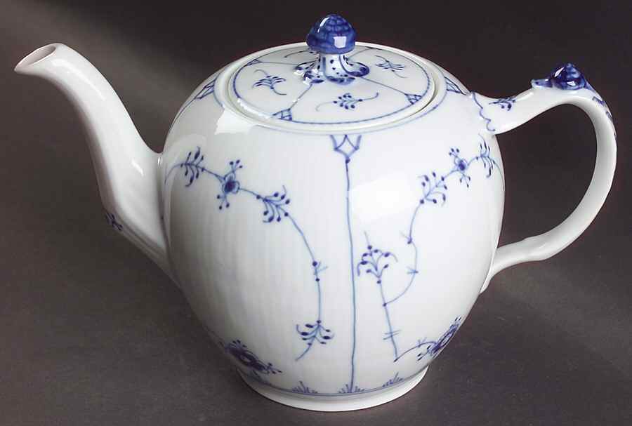 Blue Fluted Plain (No Trim) Teapot & Lid by Royal Copenhagen-1