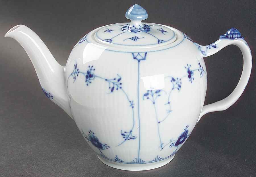 Blue Fluted Plain (No Trim) Mini Teapot & Lid by Royal Copenhagen-1