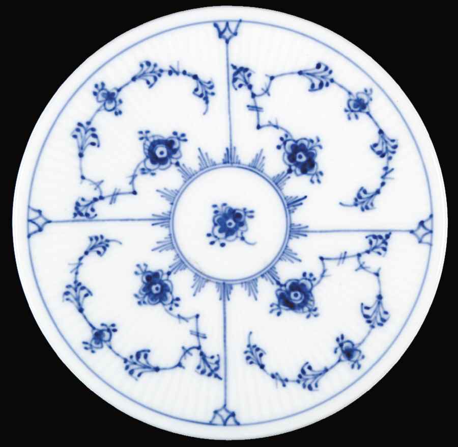 Blue Fluted Plain (No Trim) Tea Tile by Royal Copenhagen-1