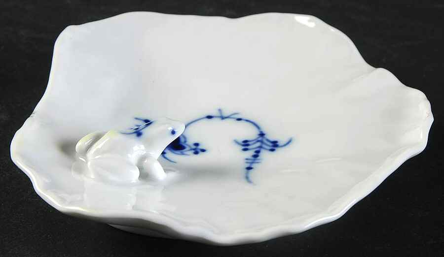 Blue Fluted Plain (No Trim) Figural Ashtray by Royal Copenhagen-1