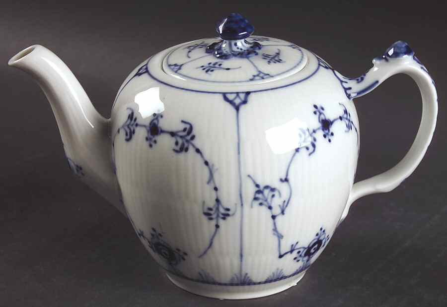 Blue Fluted Plain (No Trim) Mini Teapot & Lid by Royal Copenhagen-1