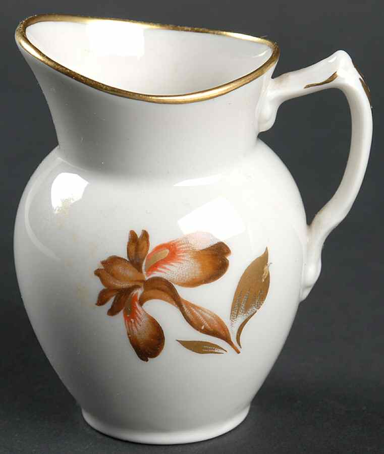 Brown Iris Mini Creamer by Royal Copenhagen-1