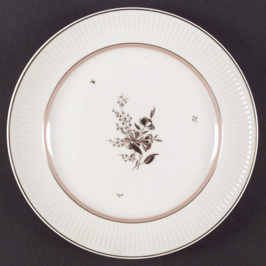 Clarissa Dinner Plate by Royal Copenhagen-1