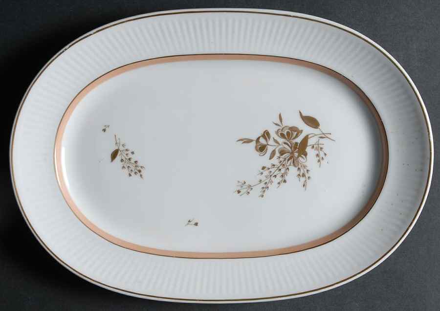 Clarissa 11" Oval Serving Platter by Royal Copenhagen-1