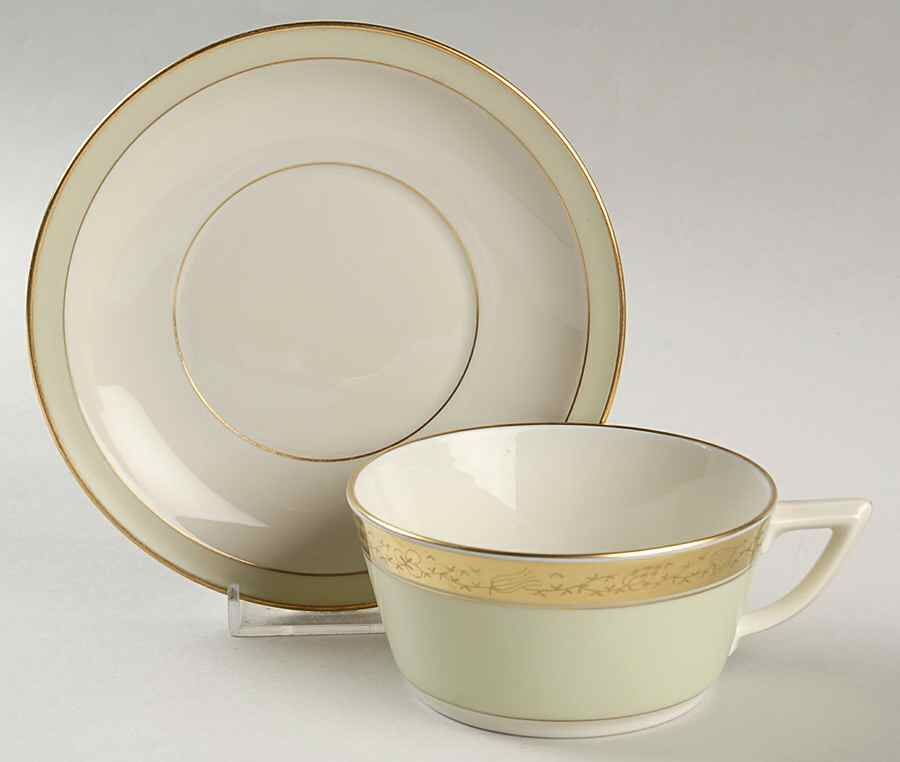Dagmar Flat Cup & Saucer Set by Royal Copenhagen-1