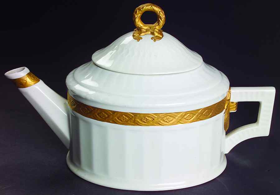 Fan Service Gold Teapot & Lid by Royal Copenhagen-1
