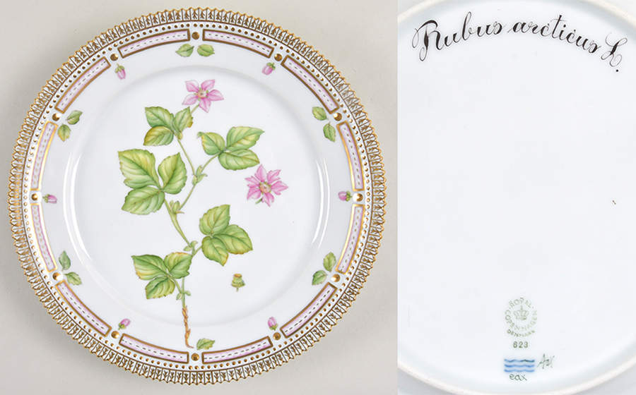 Flora Danica (1961 To Current) Luncheon Plate-Rubus articus L by Royal Copenhagen-1