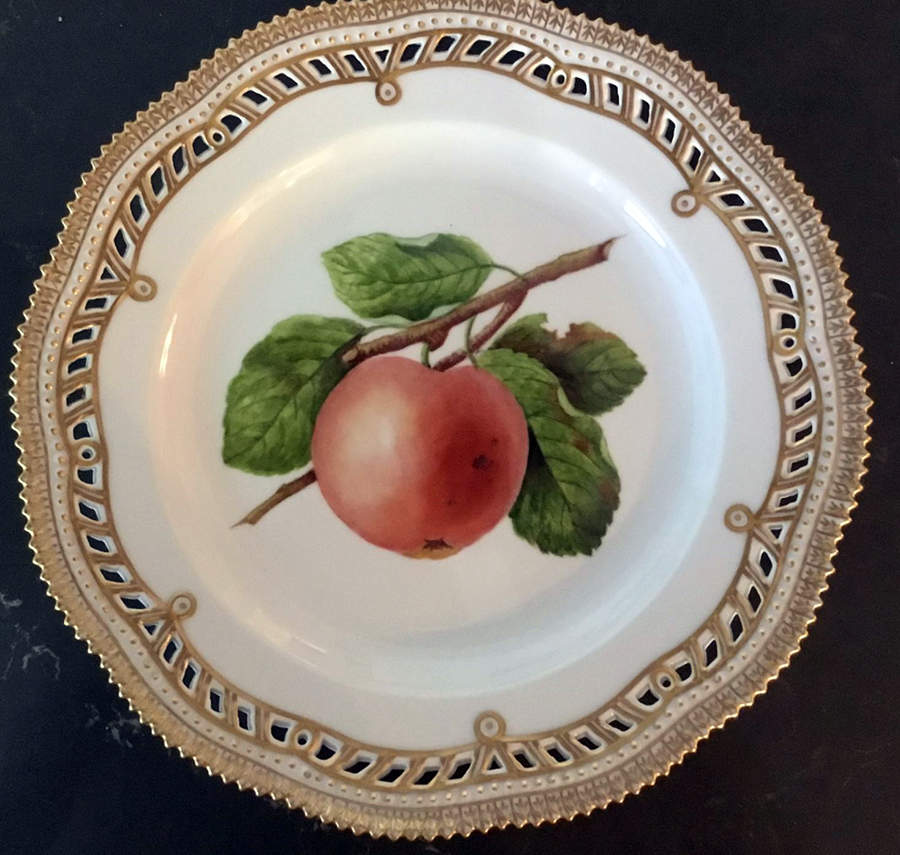 Flora Danica (1961 To Current) Fruit Service Luncheon Plate by Royal Copenhagen-1