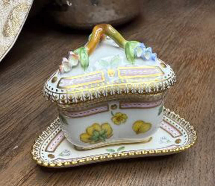 Flora Danica (1961 To Current) Triangular Custard Cup, Saucer & Lid-Ranuneules nivalis L. by Royal Copenhagen-1