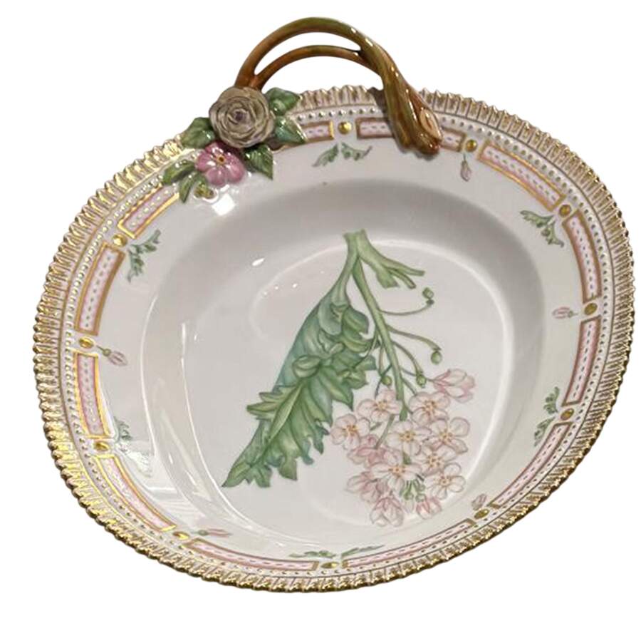 Flora Danica (1961 To Current) 9" Oval Handled Pickle/Accent-Rubus arcticus L. by Royal Copenhagen-1