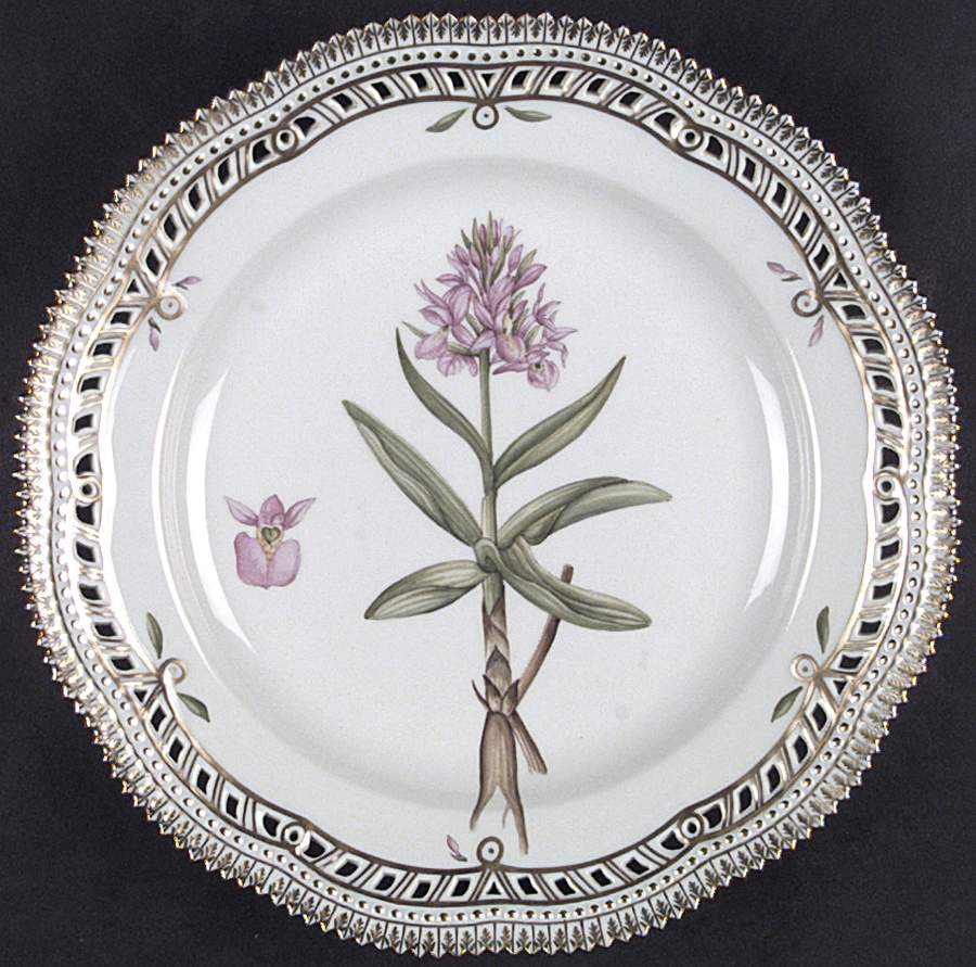 Flora Danica (1961 To Current) 10" Pierced Dinner Plate/Fruit Stand by Royal Copenhagen-1