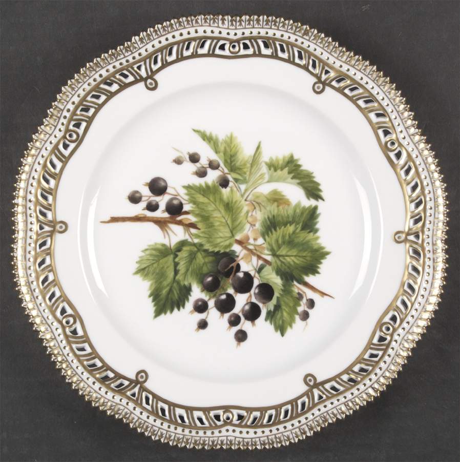 Flora Danica (1961 To Current) Fruit Service Luncheon Plate by Royal Copenhagen-1