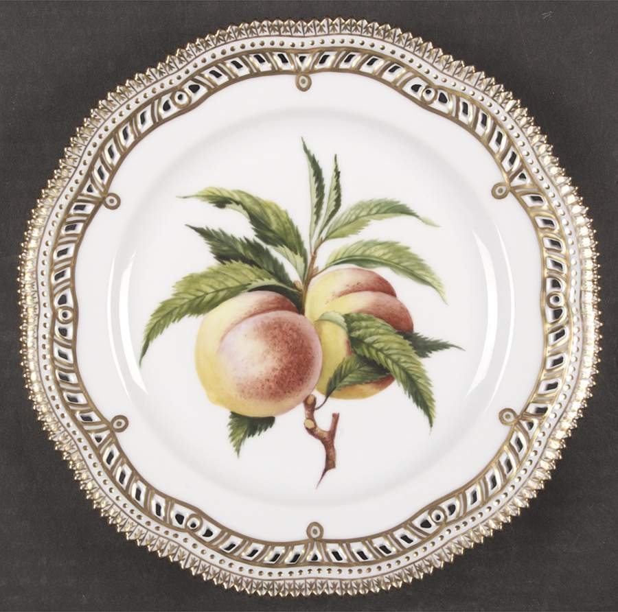 Flora Danica (1961 To Current) Fruit Service Luncheon Plate by Royal Copenhagen-1