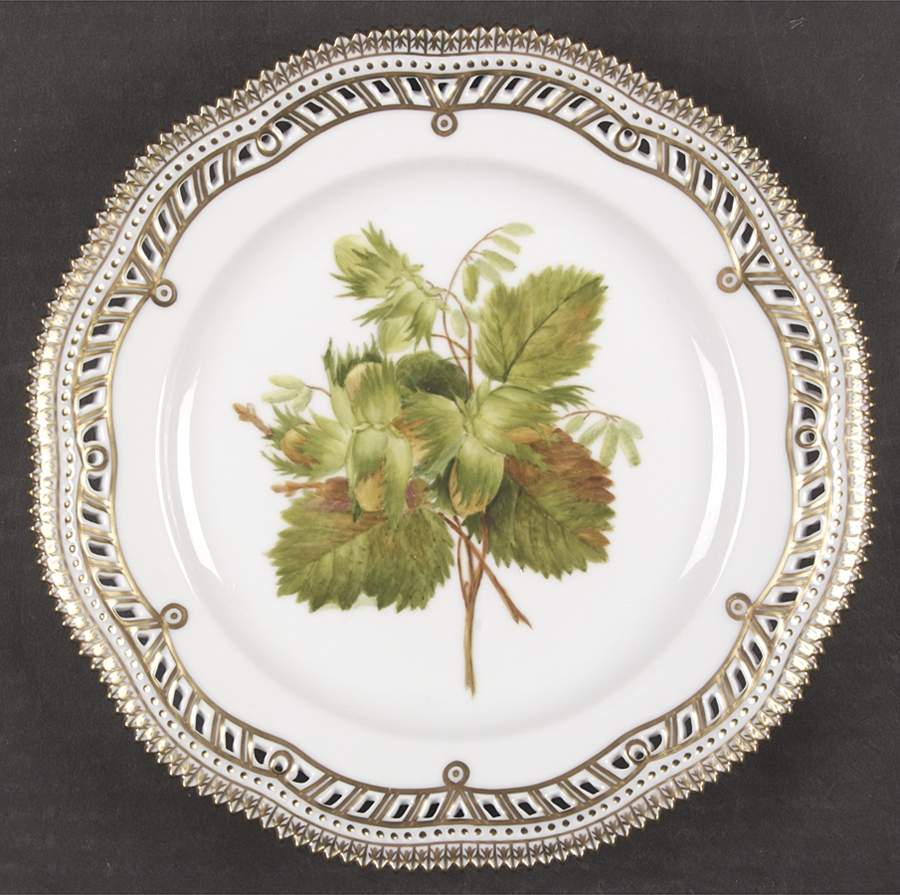 Flora Danica (1961 To Current) Fruit Service Luncheon Plate by Royal Copenhagen-1