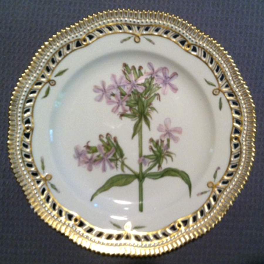 Flora Danica (1961 To Current) 10" Pierced Dinner Plate/Fruit Std-Sapenabia effic by Royal Copenhagen-1
