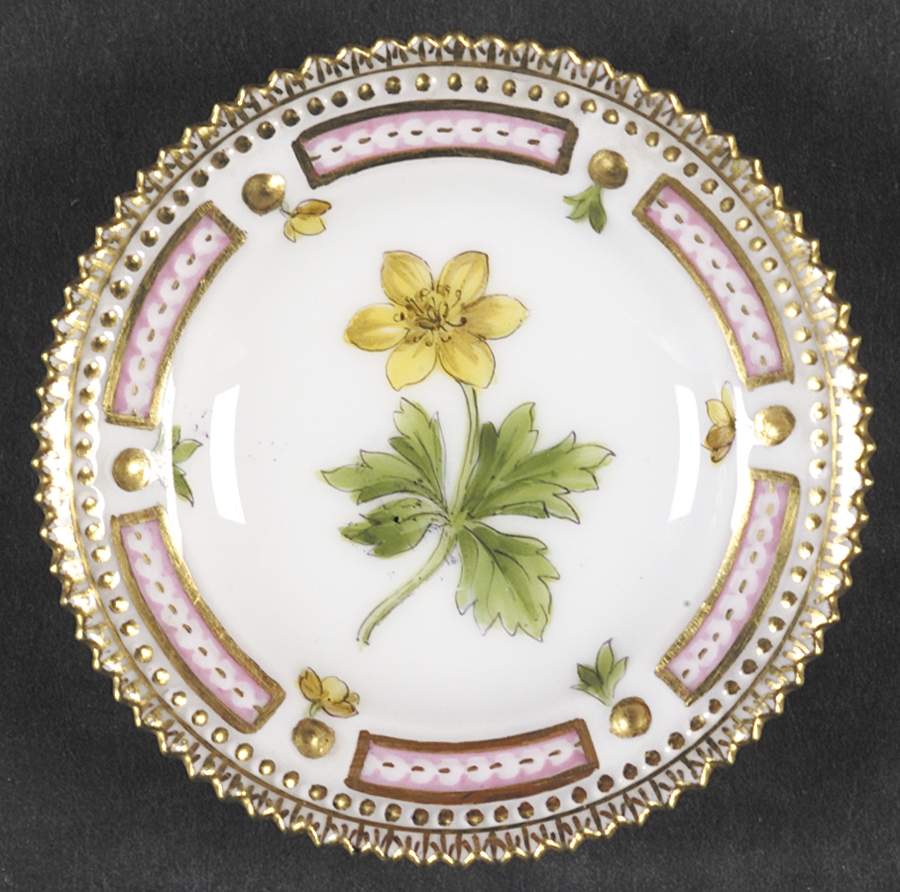 Flora Danica (1961 To Current) Butter Pat by Royal Copenhagen-1