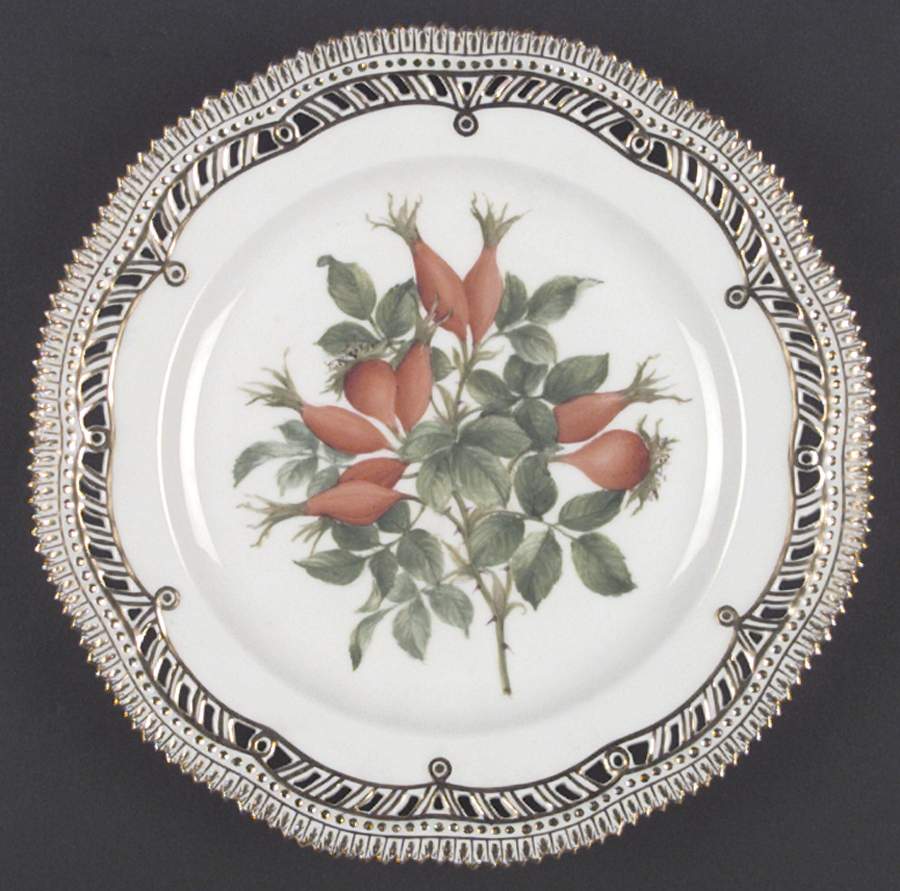 Flora Danica (1961 To Current) Fruit Service Plate by Royal Copenhagen-1
