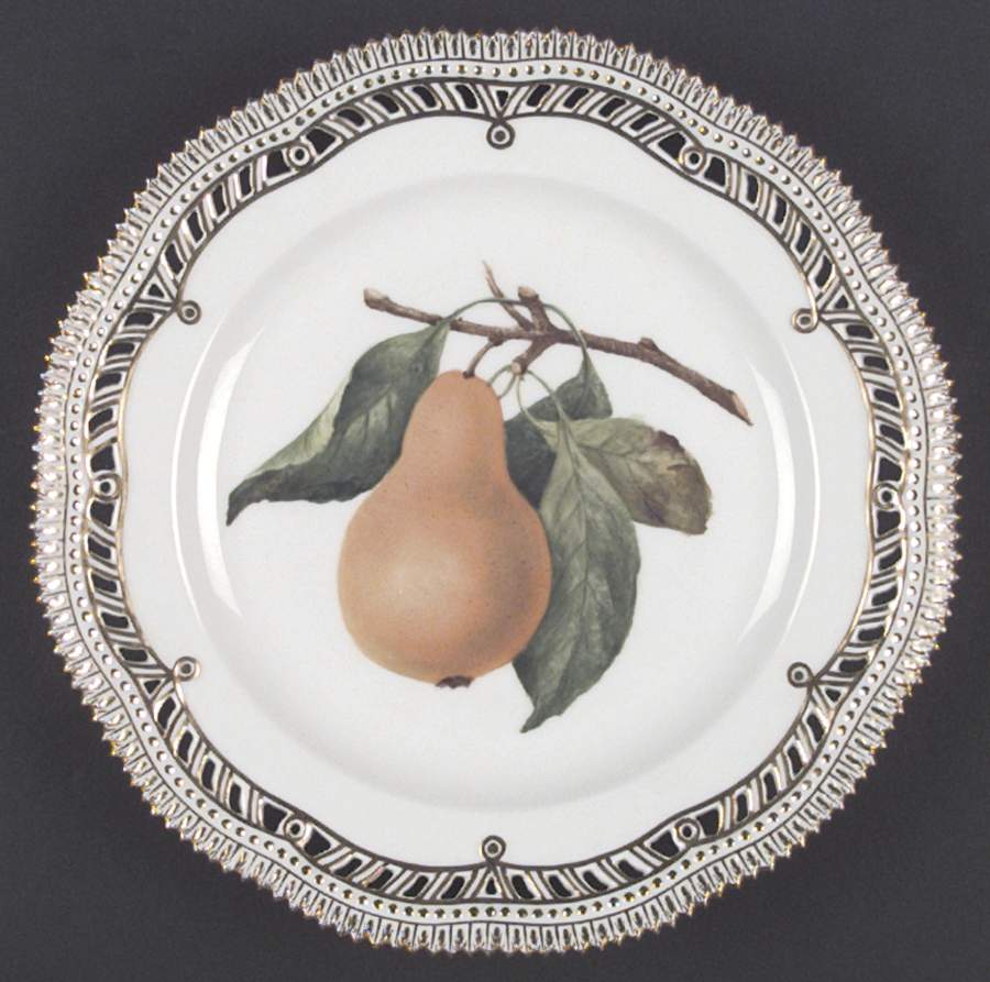 Flora Danica (1961 To Current) Fruit Service Plate by Royal Copenhagen-1