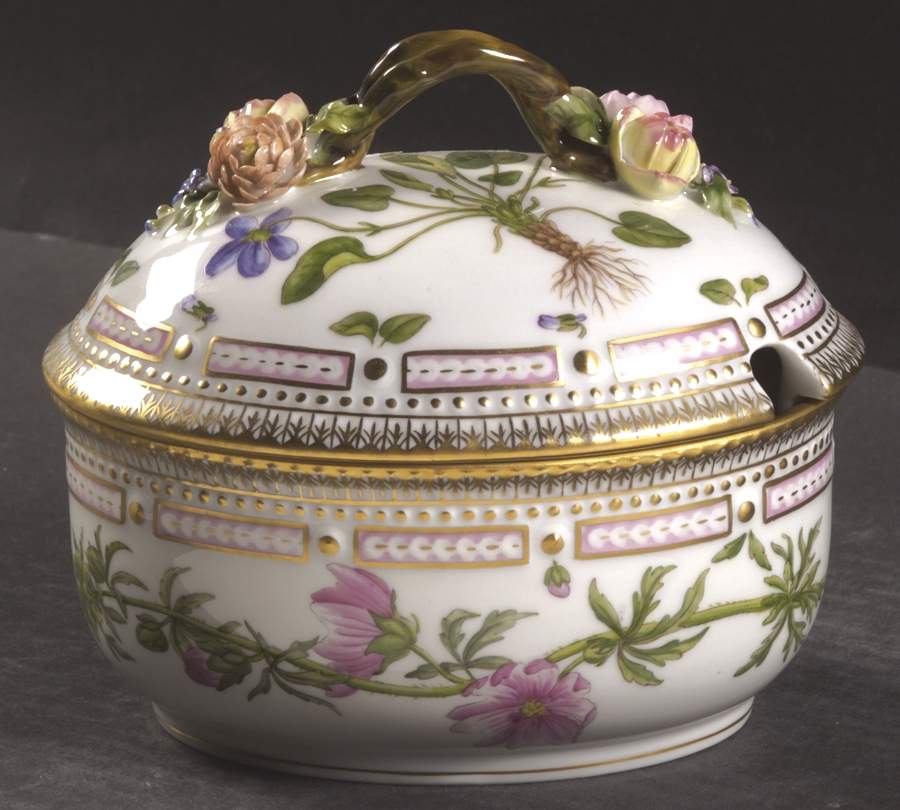 Flora Danica (1961 To Current) Large Sugar Bowl & Lid by Royal Copenhagen-1