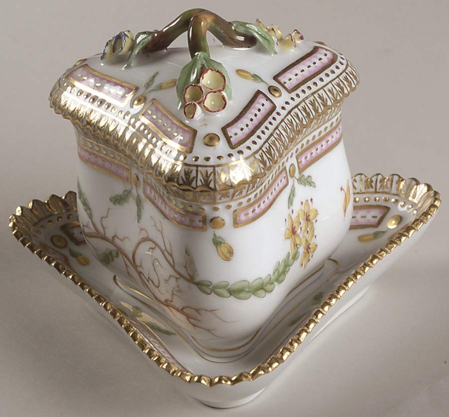 Flora Danica (1961 To Current) Triangular Custard Cup, Saucer & Lid-Sedum acre L by Royal Copenhagen-1