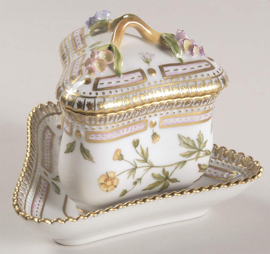Flora Danica (1961 To Current) Triangular Custard Cup, Saucer & Lid-Potentilla ve by Royal Copenhagen-1