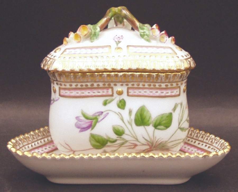 Flora Danica (1961 To Current) Triangular Custard Cup, Saucer & Lid by Royal Copenhagen-1