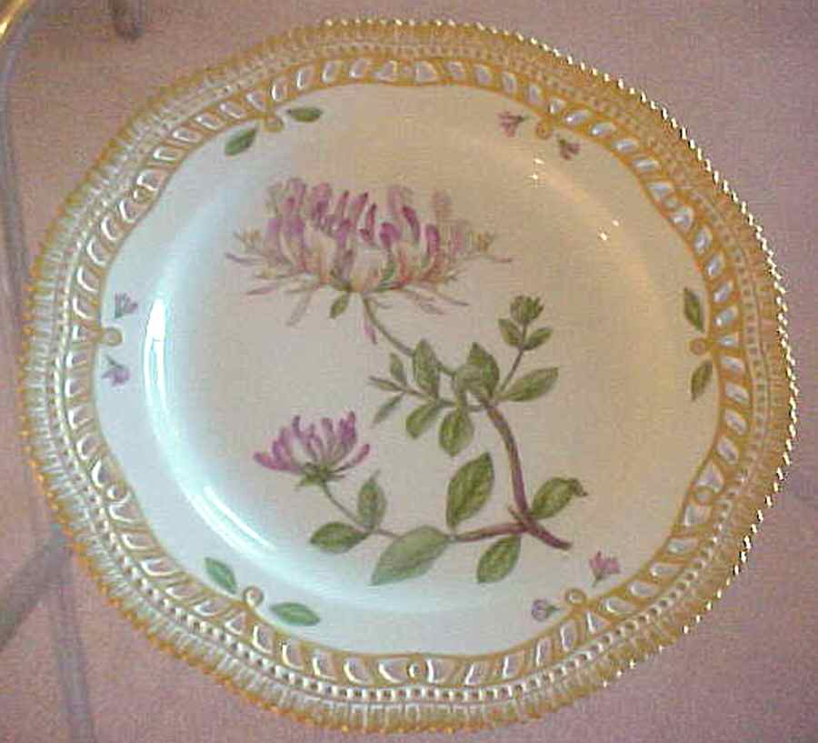 Flora Danica (1961 To Current) 10" Pierced Dinner Plate/Fruit Stand by Royal Copenhagen-1