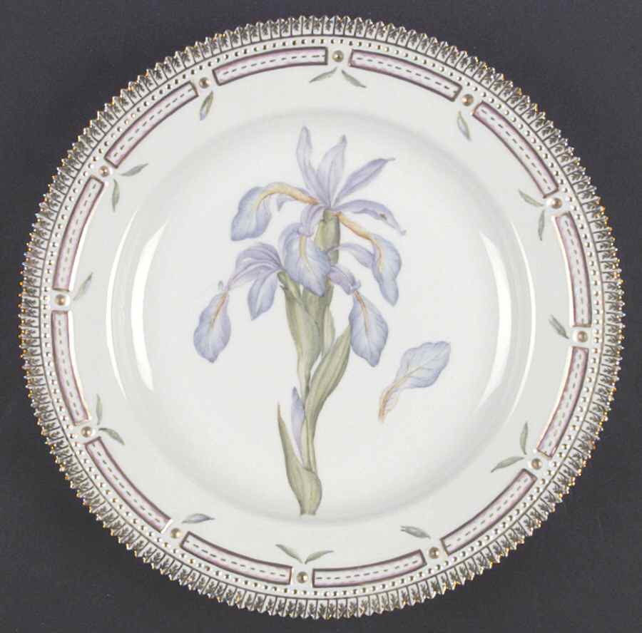 Flora Danica (1961 To Current) Dinner Plate by Royal Copenhagen-1