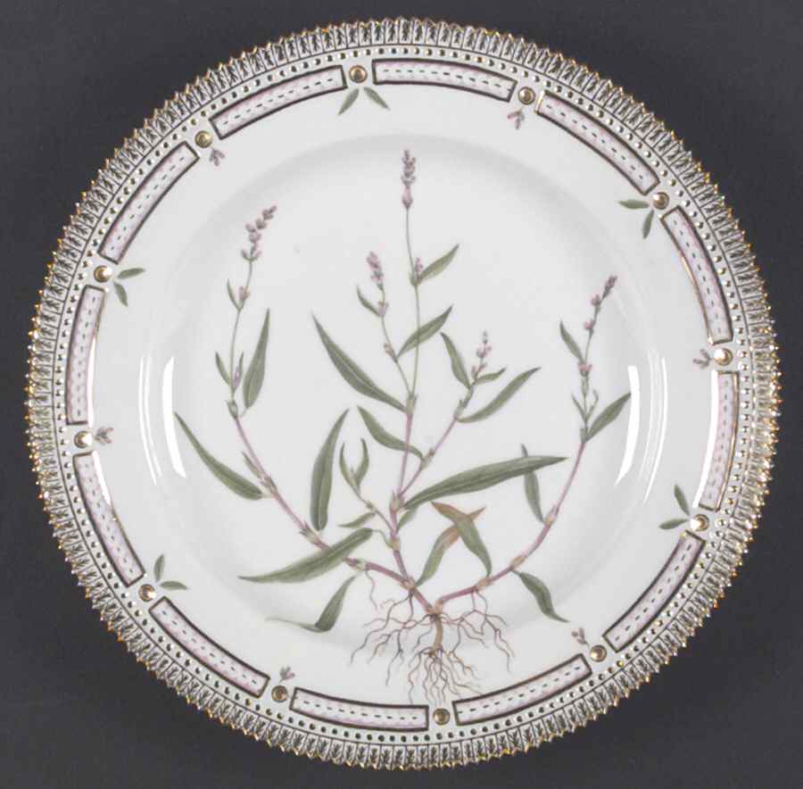 Flora Danica (1961 To Current) Dinner Plate by Royal Copenhagen-1