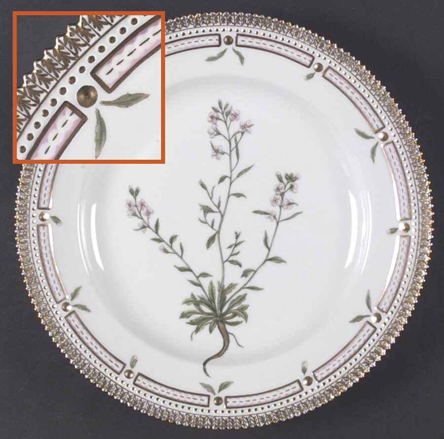 Flora Danica (1961 To Current) Dinner Plate by Royal Copenhagen-1